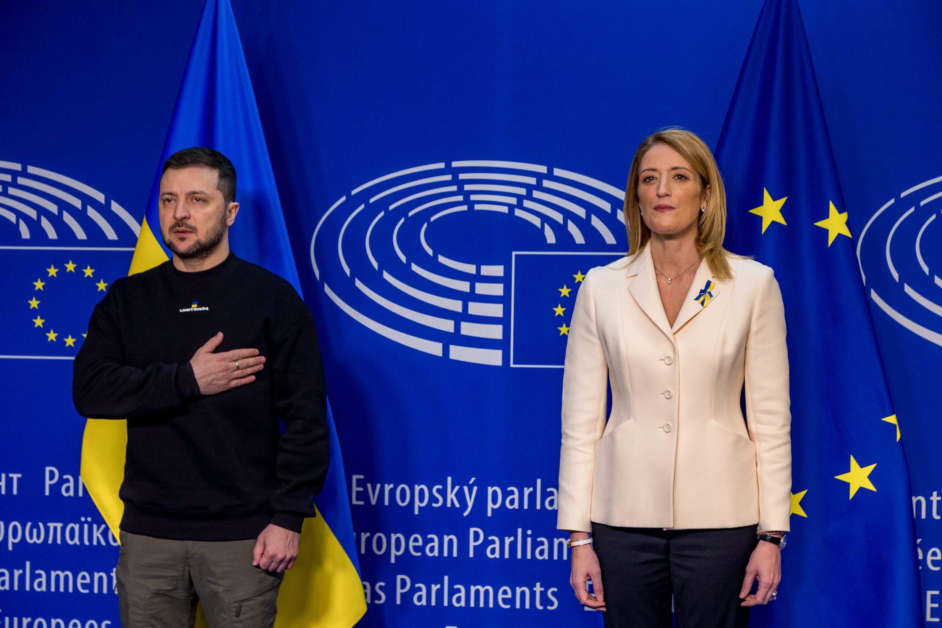 Ukrainian President Volodymyr Zelensky and European Parliament President Roberta Metsola pose for a press photo in Brussels
