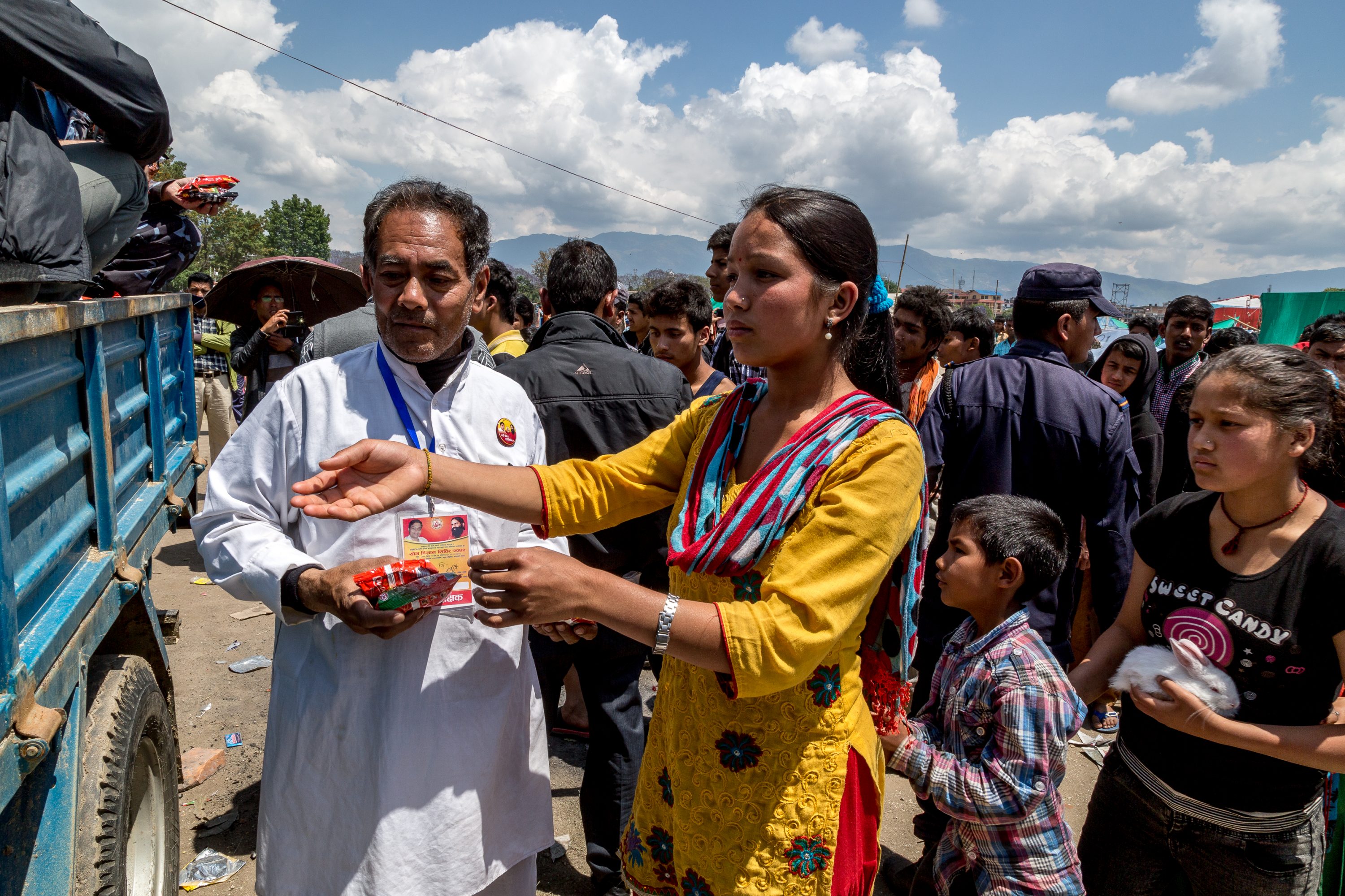AGRICULTURE AND FOOD PORTFOLIO Residents line up for food after the earthquake in Nepal